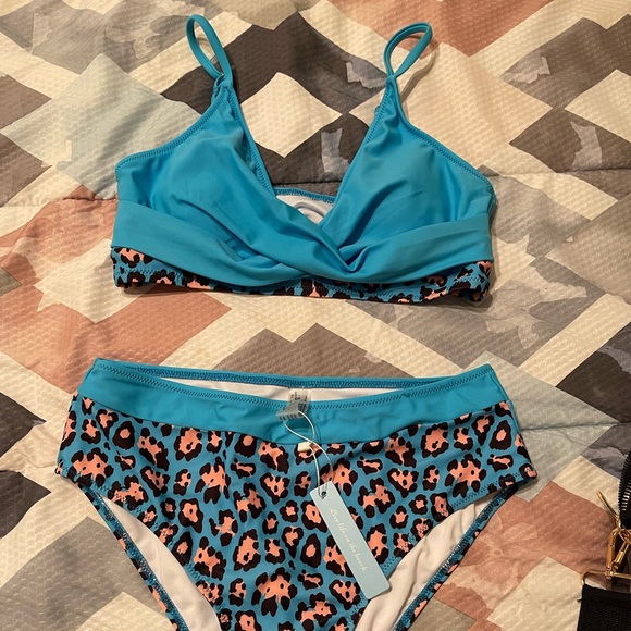 Bathing suit - Picture 2 of 2